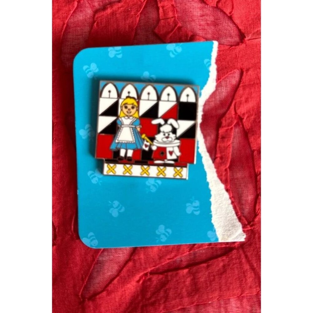 Disney Alice In Wonderland Pin United Kingdom